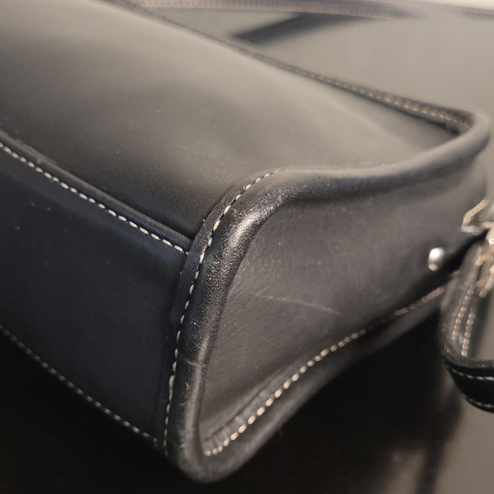 Coach Rare vintage made in USA crossbody bag. - Picture 10 of 16